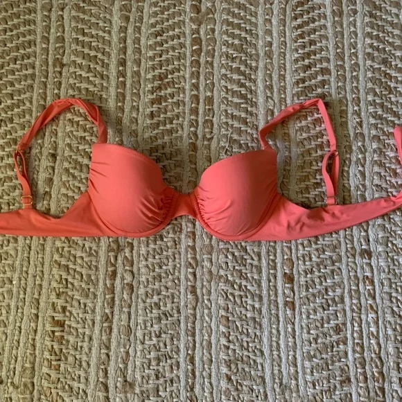 Coral bikini top - Picture 2 of 3